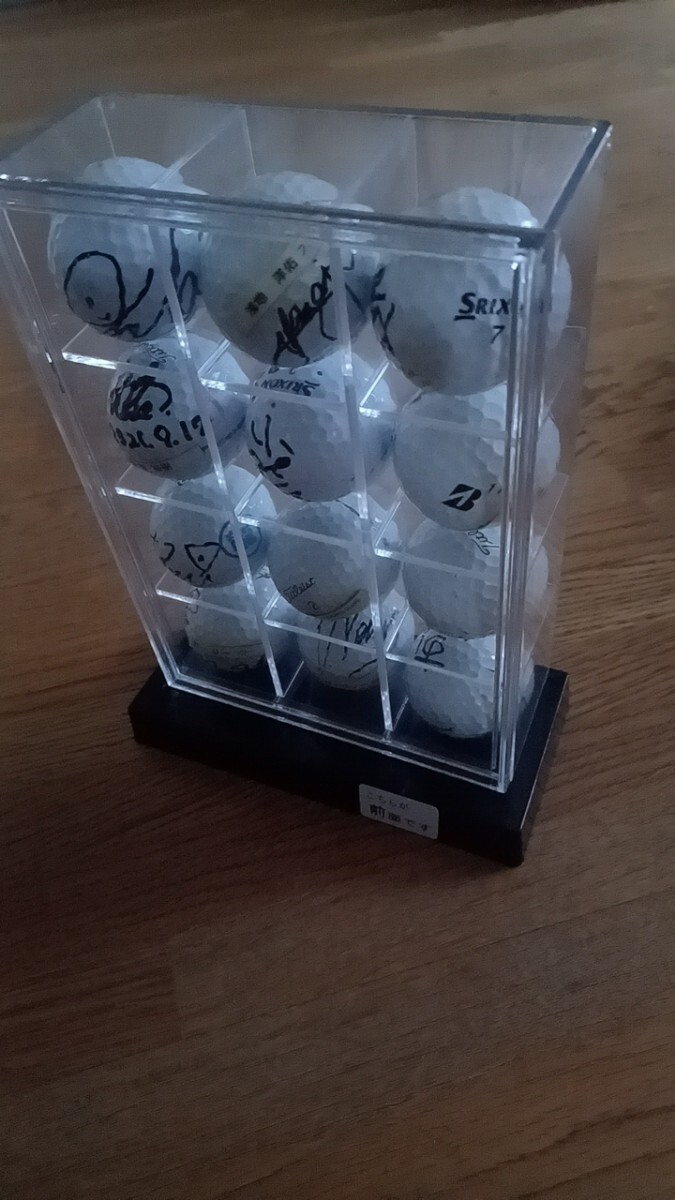 男子プロ ゴルフ サインボール コレクションケース付き 14名 ゴルフボール タイトリスト_画像2
