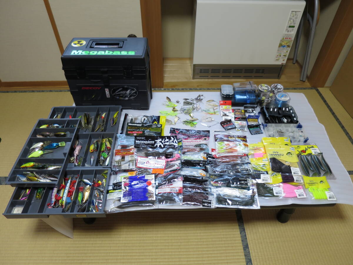 9180円 バス釣り ルアー ワーム ハード116個 ソフト40袋 9180円 バス釣り ルアー ワーム ハード116個 ソフト40袋