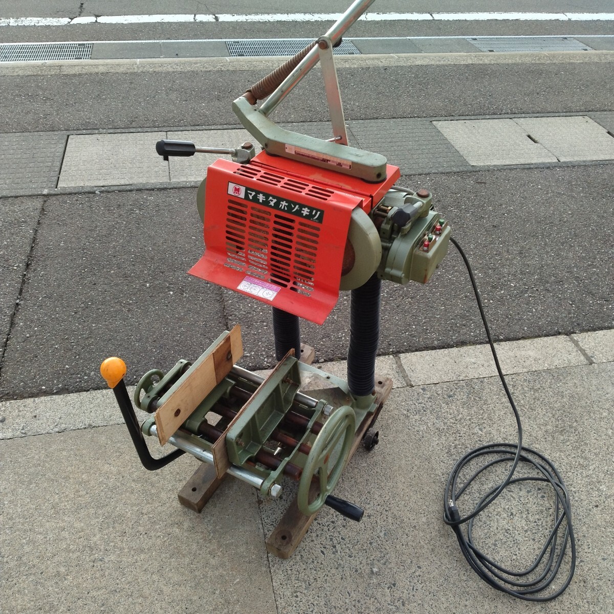 WH-0203】中古品 makita マキタ 小型ホゾキリ 5500S ホゾ取り WH-0203】中古品 makita マキタ 小型ホゾキリ 5500S ホゾ取り
