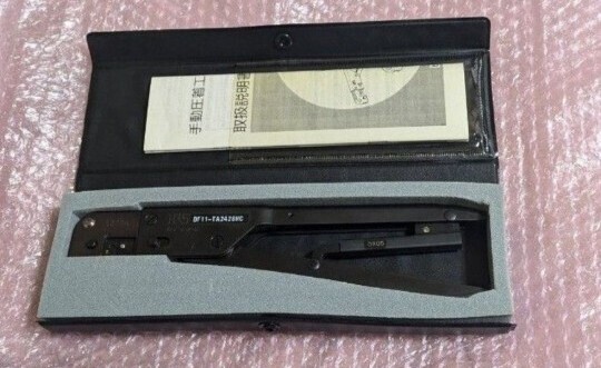 圧着工具 ヒロセ電機株式会社 HT102型DF11-TA2428HC 圧着工具 ヒロセ電機株式会社 HT102型DF11-TA2428HC