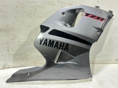 専用です。 ヤマハ TZR250R 3XV サイドカウル アンダーカウル 右 3XV-0017