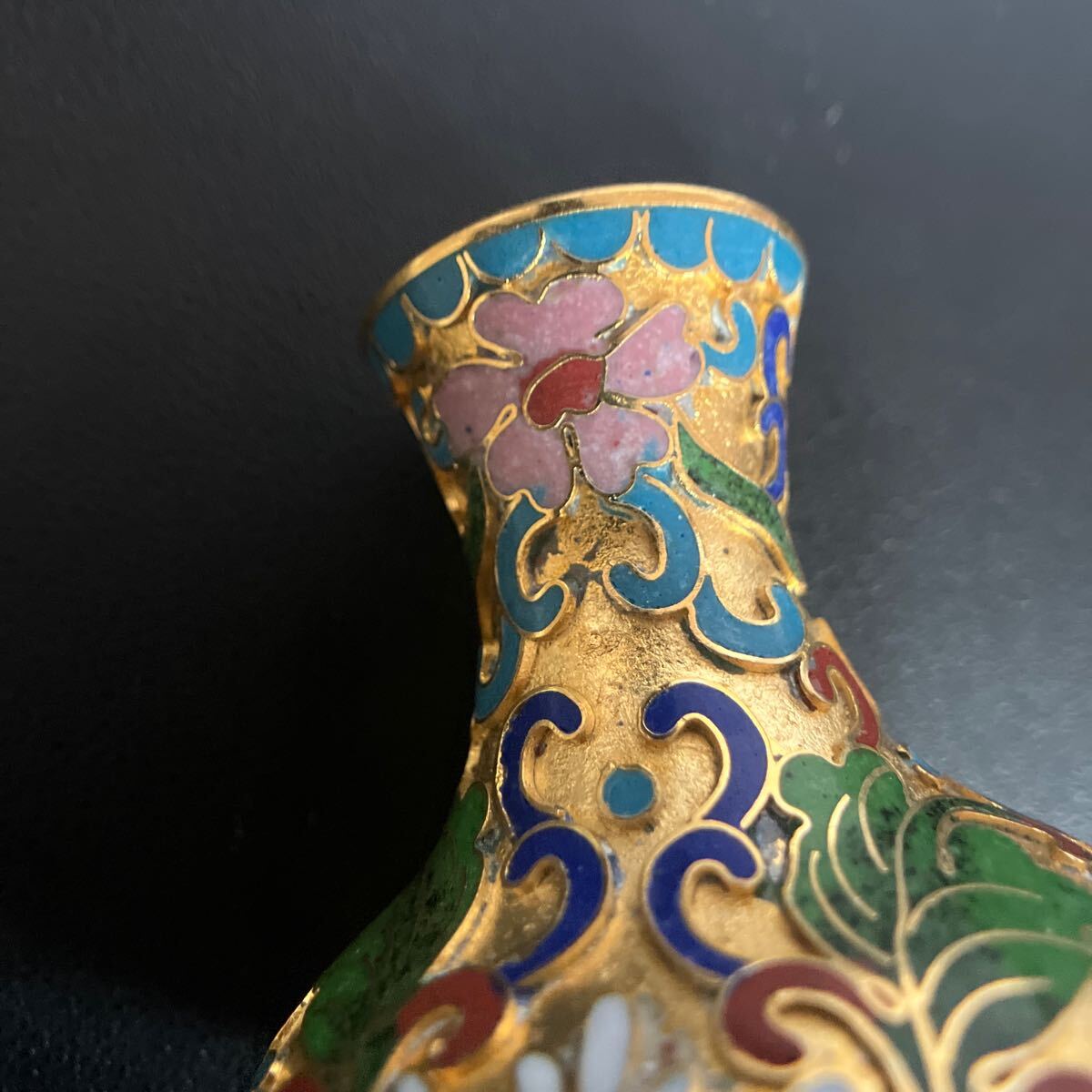 ◇中国美術 壺 花瓶 絵柄 陶器 ぐらつき有 骨董品 新山窯 ◇中国美術 壺 花瓶 絵柄 陶器 ぐらつき有 骨董品 新山窯