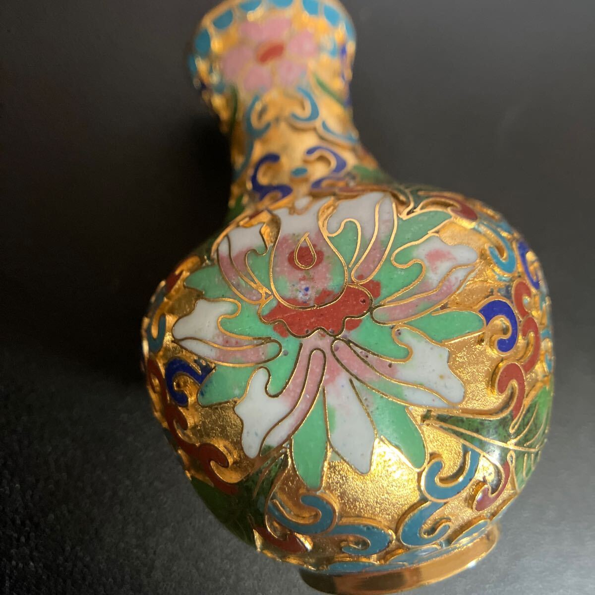 ◇中国美術 壺 花瓶 絵柄 陶器 ぐらつき有 骨董品 新山窯 ◇中国美術 壺 花瓶 絵柄 陶器 ぐらつき有 骨董品 新山窯