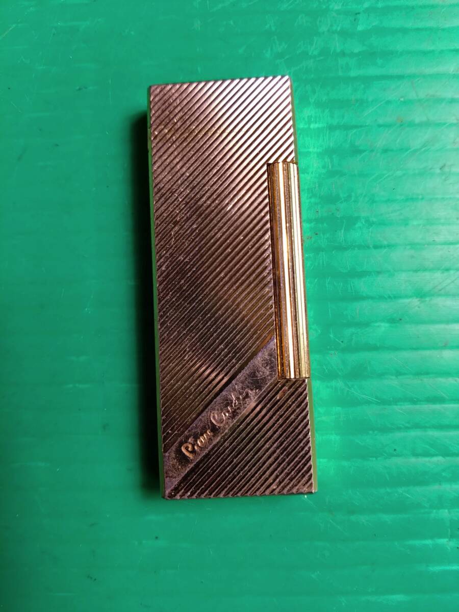 60　2FC　ピエールカルダン　ガスライター　フリント式　ゴールドカラー　著火確認(rèn)　中古　20250115