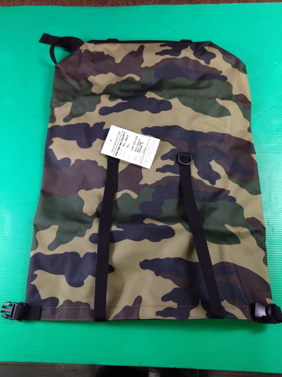 100　1FJ　リュックサック　防水　迷彩柄　30L　ツーリング　キャンプなどに　倉(cāng)庫(kù)整理品　未使用　250123