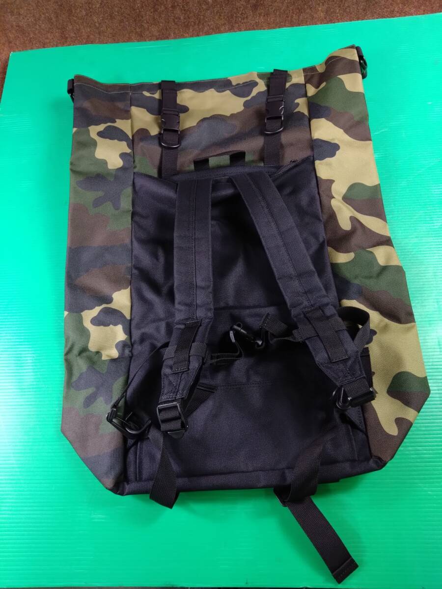 100　1FJ　リュックサック　防水　迷彩柄　30L　ツーリング　キャンプなどに　倉(cāng)庫(kù)整理品　未使用　250123