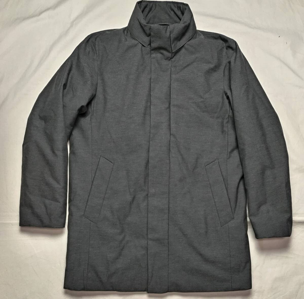 ☆ユニクロ☆ハイブリッド ダウンコート（M) 良品☆管B013