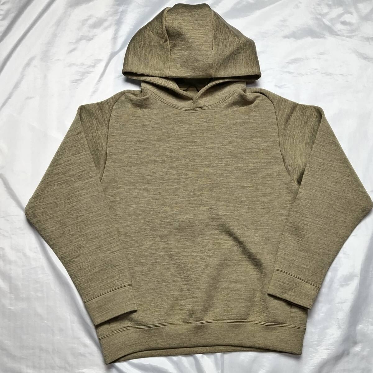 ☆ユニクロ☆ウルトラストレッチ ドライ スウェット プルパーカ (M) USED 良品☆管理073
