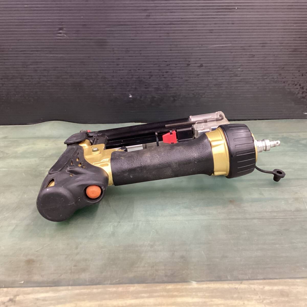 中古品】 ハイコーキ(HIKOKI ※旧:日立工機) 高圧ピンネイラ 中古品】 ハイコーキ(HIKOKI ※旧:日立工機) 高圧ピンネイラ