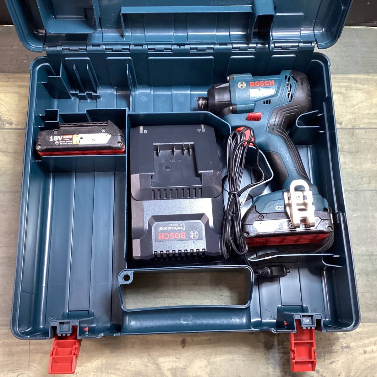 【中古品】 ボッシュ(BOSCH) 18Vバッテリー インパクトドライバー GDR18V-160 【代引きOK】
