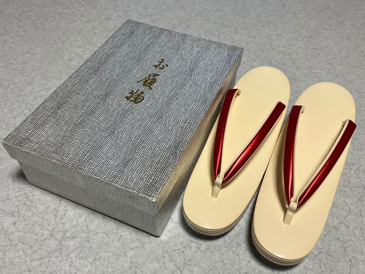 草履 和装小物 婦人用 履物 Mサイズ 23.5cm クリーム／赤