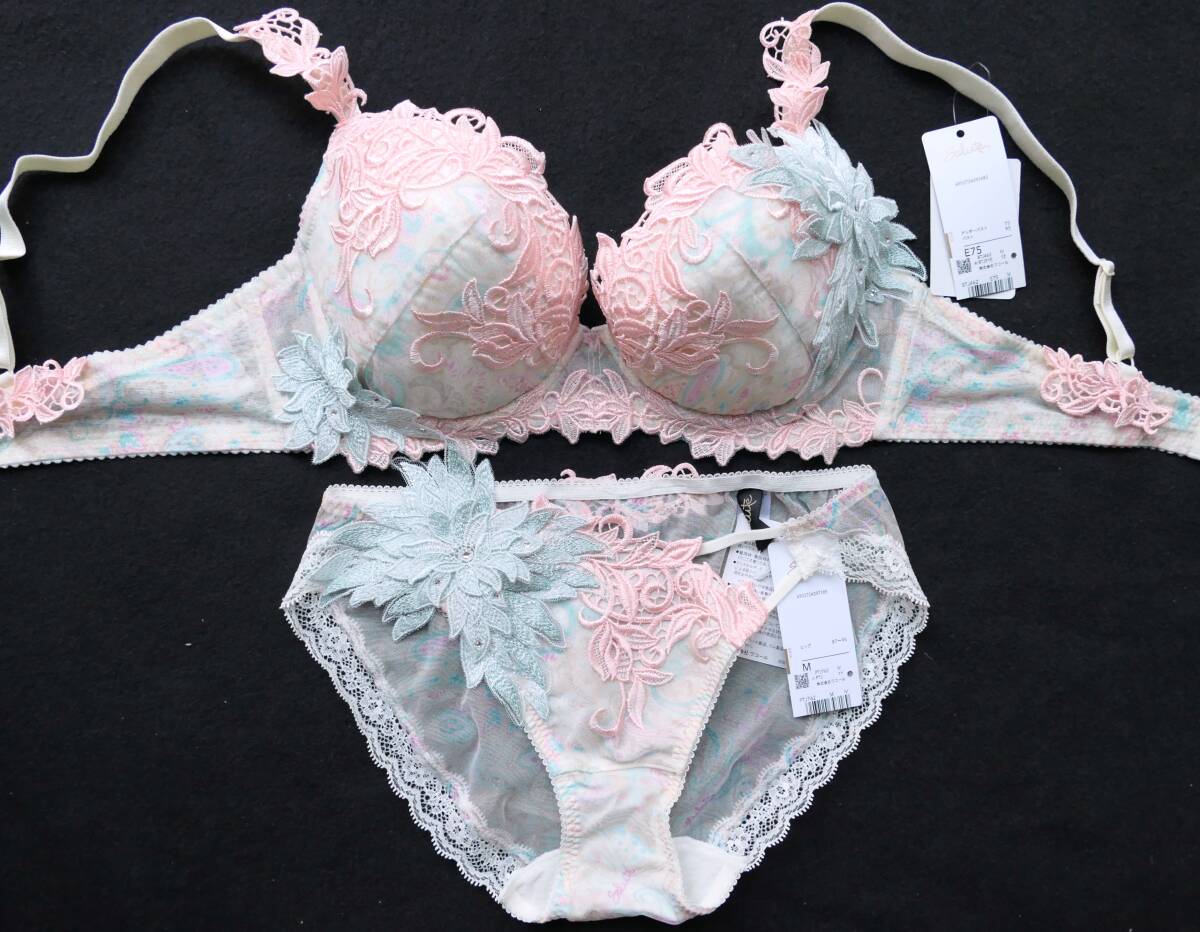 ワコール♪サルート 【アールデコ】 IV 62G E75&ショーツM♪ P