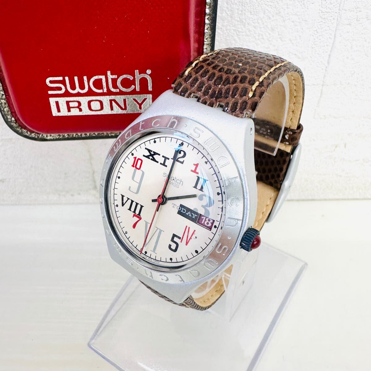 SWATCH スウォッチ 腕時計 時計 watch IRONY イロニー レザーベルト 3針 カレンダー付き 白文字盤 シルバー クオーツ クォーツ NK
