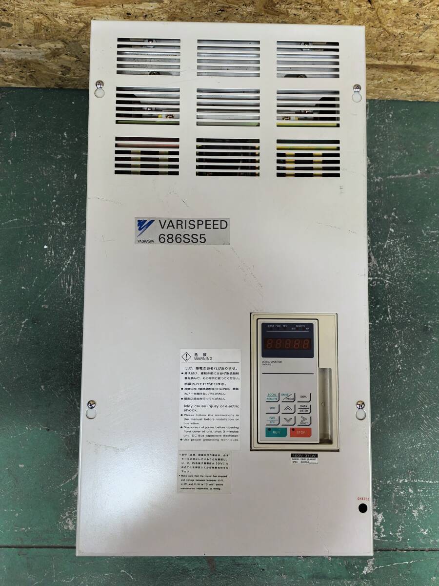 [KA1513] YASKAWA 安川電機 VARISPEED 686SS5 CIMR-SSA4018 40180A 400V 18.5KW インバータ JVOP-132 DIGITAL OPERATOR 現状渡し