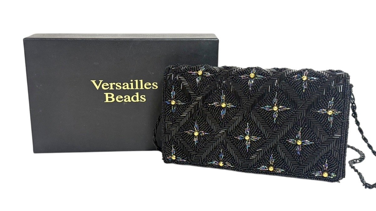 未使用♪箱付き●Versailles Beads ベルサイユビーズ●ビーズ刺繍チェーンショルダーバッグ●ロゴ●ブラック系 黒 サテン パーティー