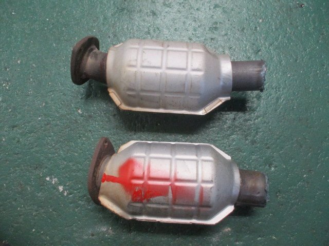 AUTOSAVER88 ATCC0016 2インチ インレット/アウトレット ユニバーサル触媒コンバーター O2ポートとヒートシールド付き  (EPA準拠)
