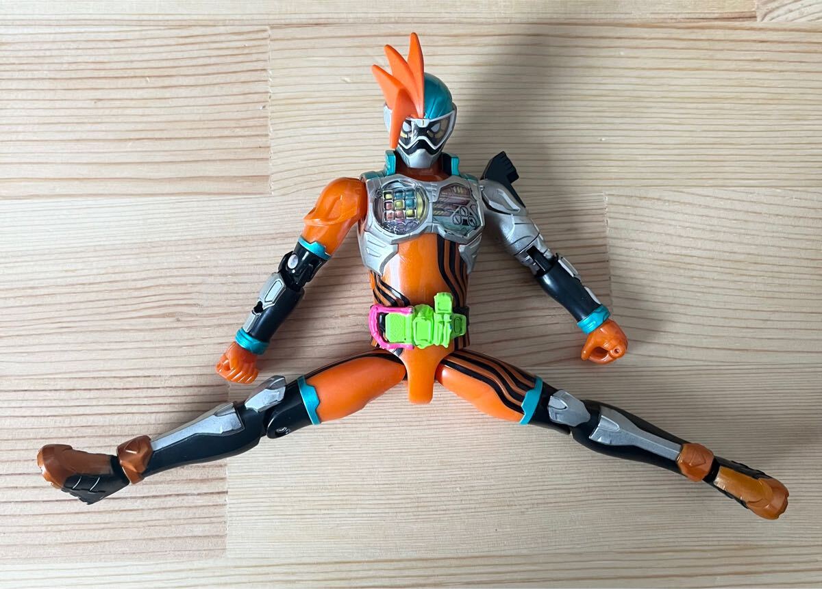 ◆バンダイ 仮面ライダー ディケイド レベルアップライダーシリーズ ダブルアクションゲーマー レベルXXR フィギュア 中古 可動 LVUR_画像2