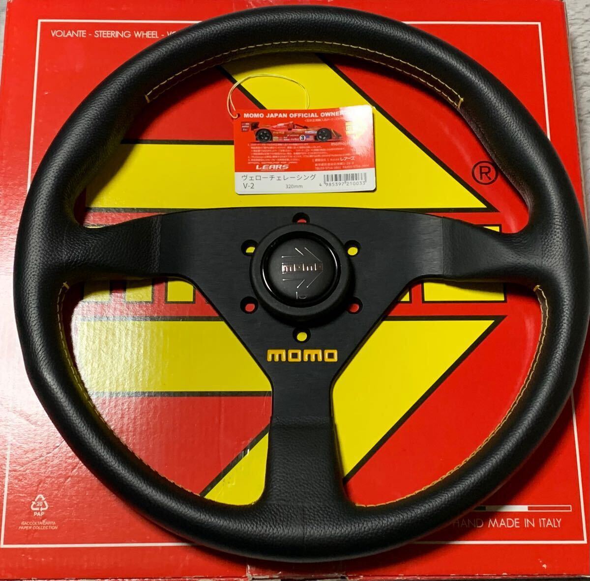 MOMO モモ VELOCE ヴェローチェレーシング 320mm ステアリング V-2 MOMO モモ VELOCE ヴェローチェレーシング 320mm ステアリング V-2