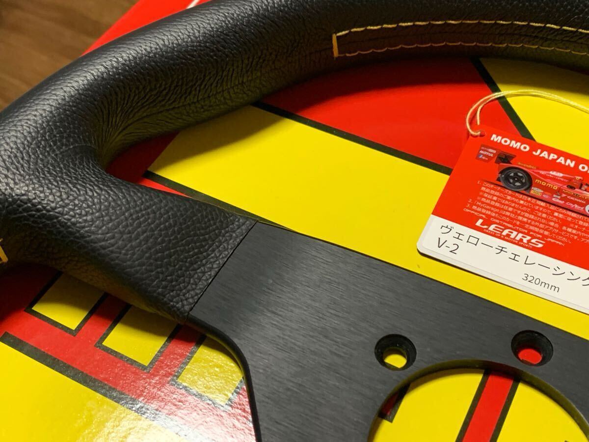 MOMO モモ VELOCE ヴェローチェレーシング 320mm ステアリング V-2 MOMO モモ VELOCE ヴェローチェレーシング 320mm ステアリング V-2