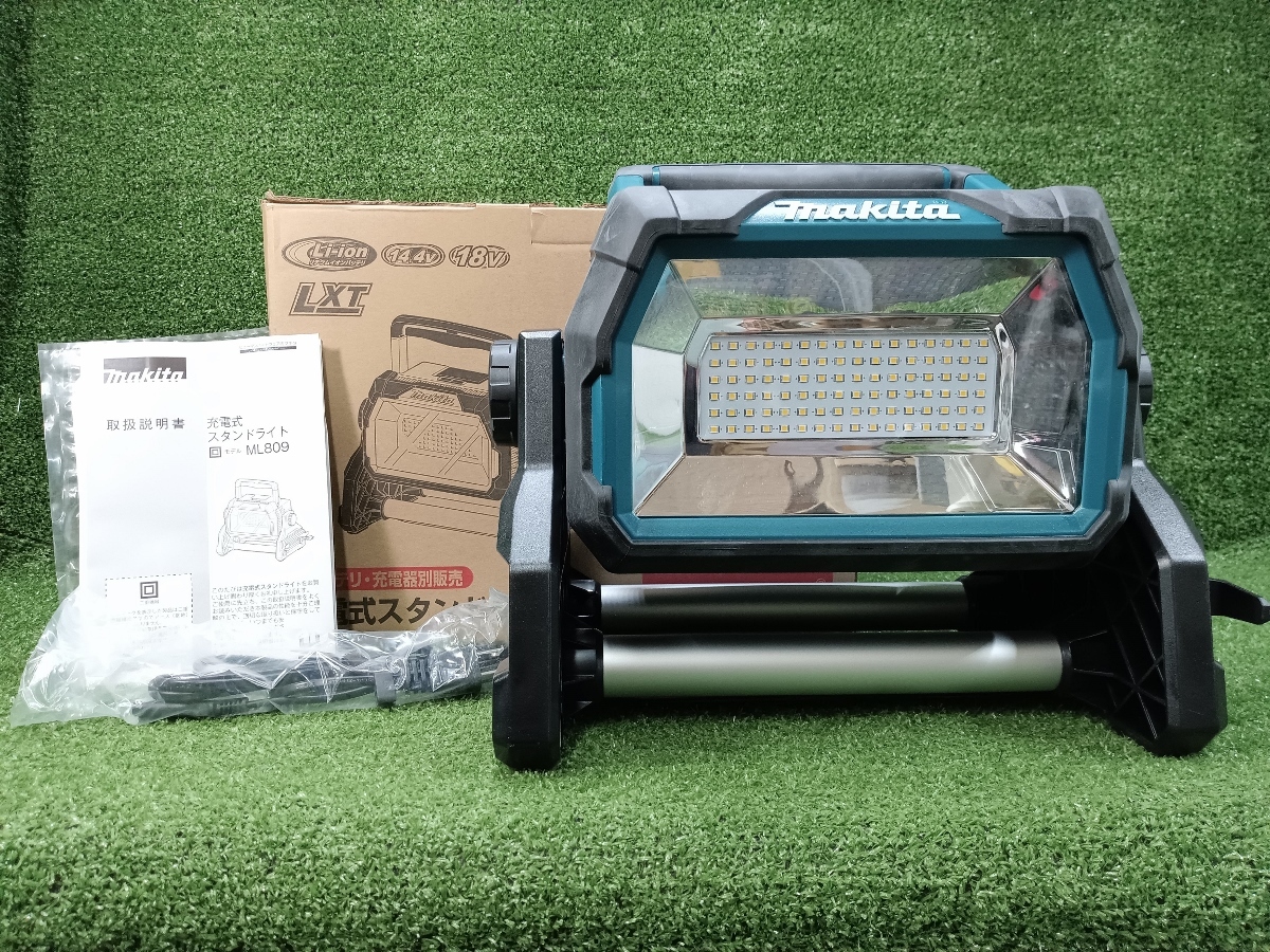 未使用 makita マキタ 充電式スタンドライト LED 投光器 作業ライト ML809