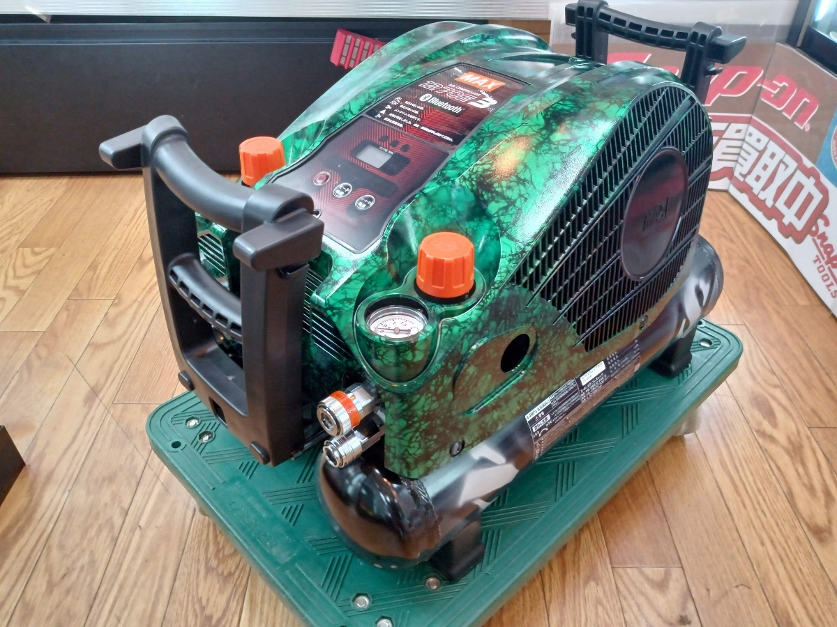 中古品 MAX マックス 高圧専用 エアコンプレッサ Bluetooth タンク容量11L AK-HH1270E3 ガイアフォレスト タンク満タンまで約5分