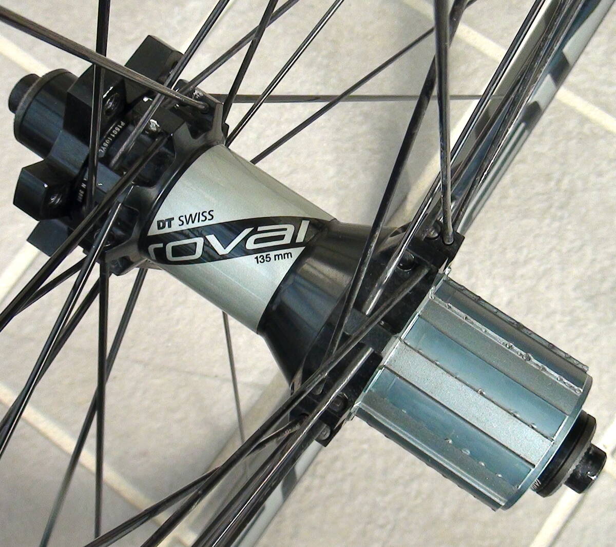 【時間指定不可】 軽量 roval control クリンチャー ディスクブレーキ クイック 27インチ、700C