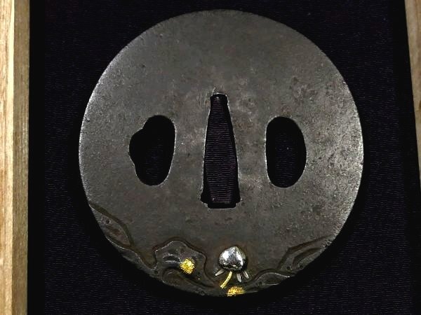 [ меч принадлежности #3825] {A класс } ( гарда меча ) нет .. шедевр.! золотой серебряный ...... бабочка map .. цветная роспись толщина. есть высота гравюра умение. внешний вид хорошо . один товар 