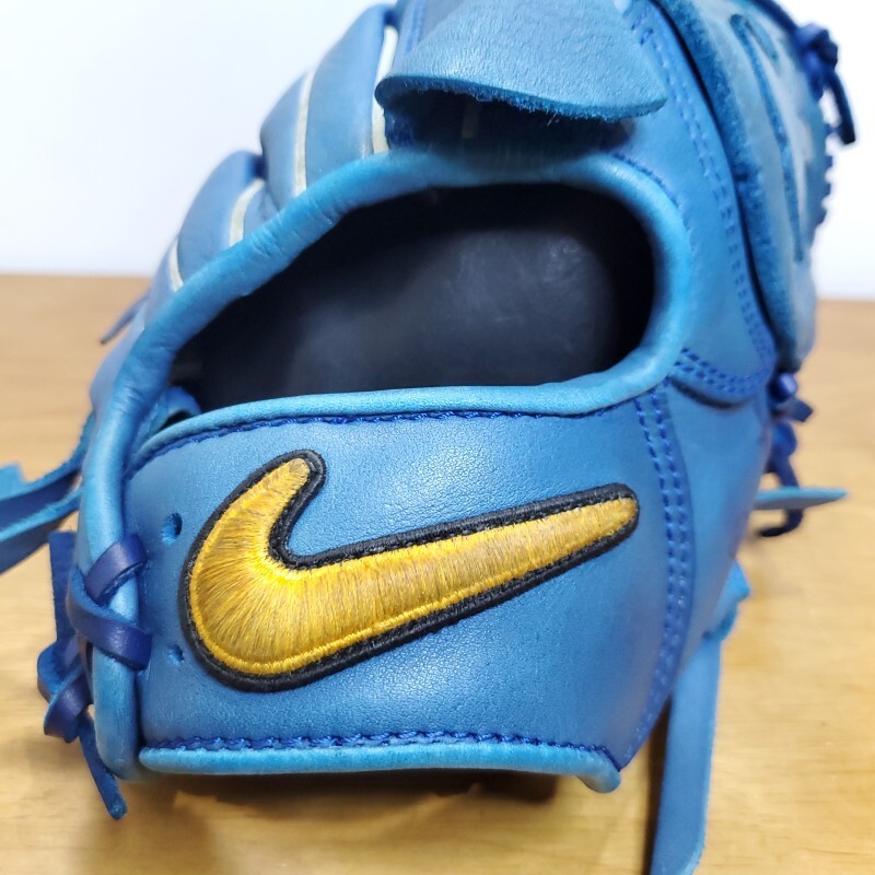 NIKE ナイキ 岩隈久志モデル 限定生産品 投手用 軟式グローブ NIKE ナイキ 岩隈久志モデル 限定生産品 投手用 軟式グローブ