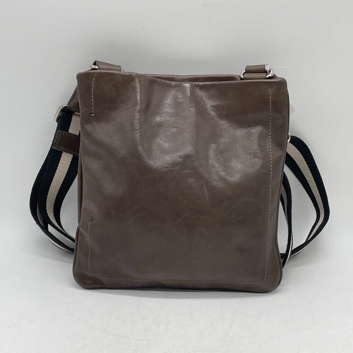 ★BN2827● BALLY バリー クロスボディバッグ ショルダーバッグ サコッシュ レザー 茶 メンズ