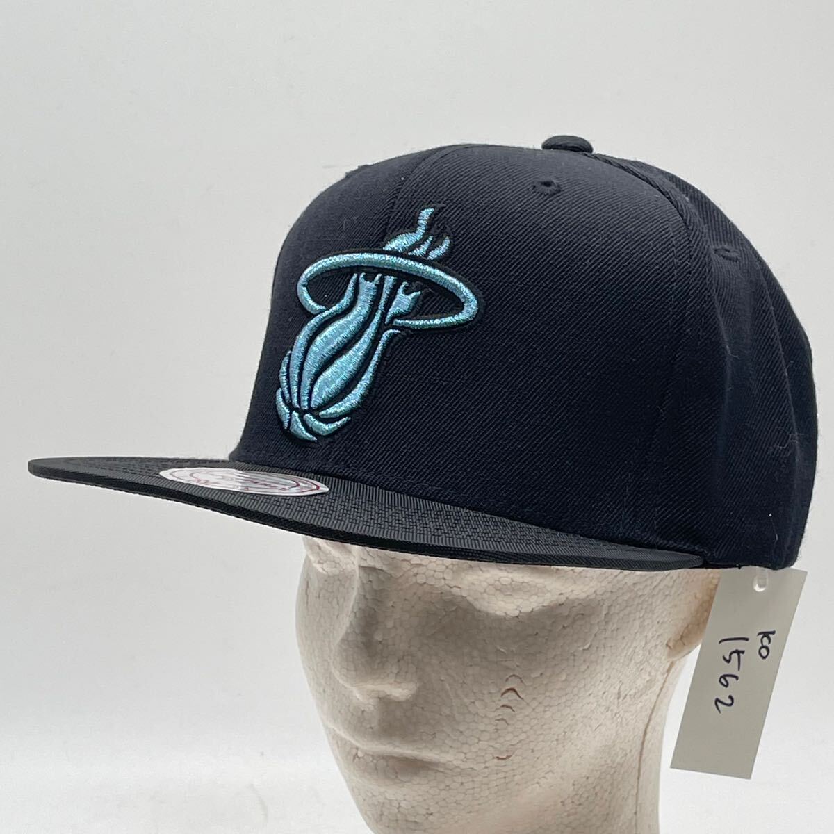 KO1562□Mitchell＆Ness ミッチェル＆ネス キャップ 帽子 マイアミヒート NBA ブラック アジャスタブル