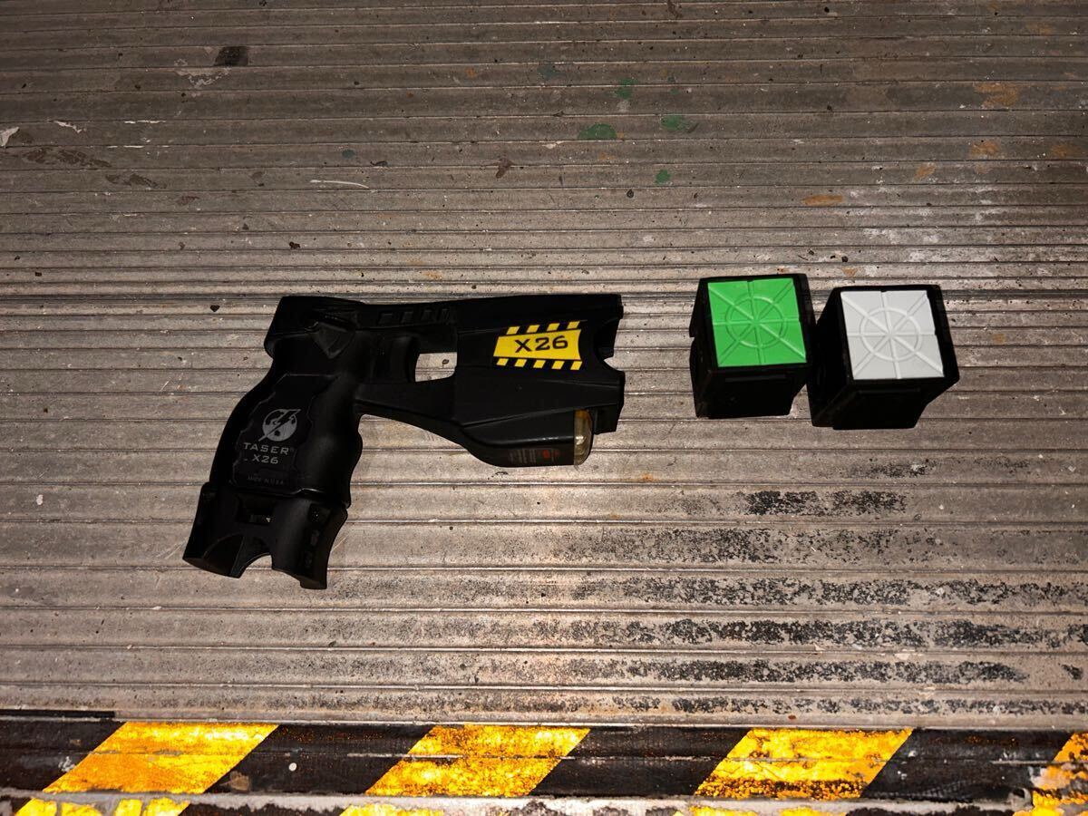 Taser X26 可動ダミー テーザーガン Axonタイプ カートリッジ Taser X26 可動ダミー テーザーガン Axonタイプ カートリッジ