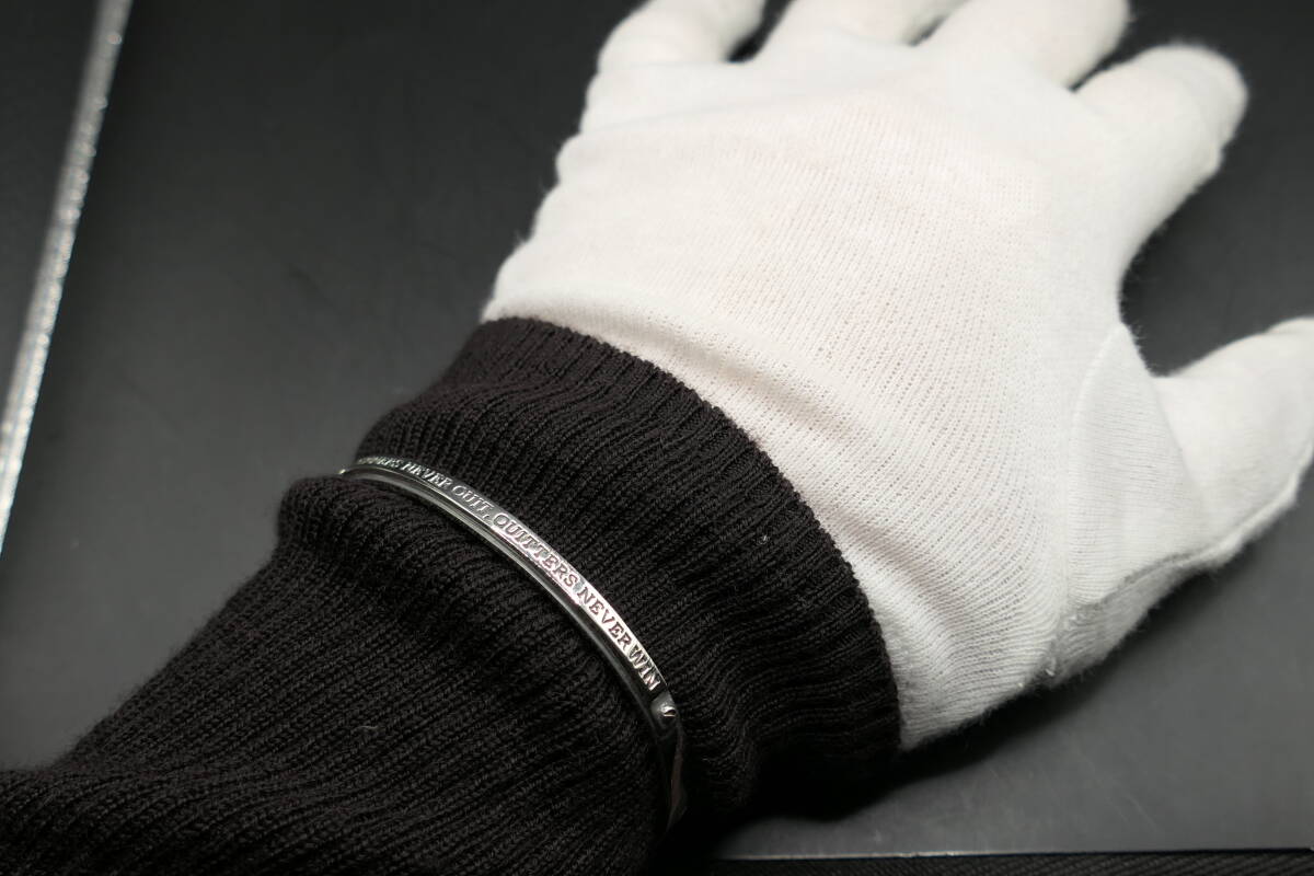 新品　未使用　ドクターモンロー　メッセージ　プレート　バングル　ブレスレット