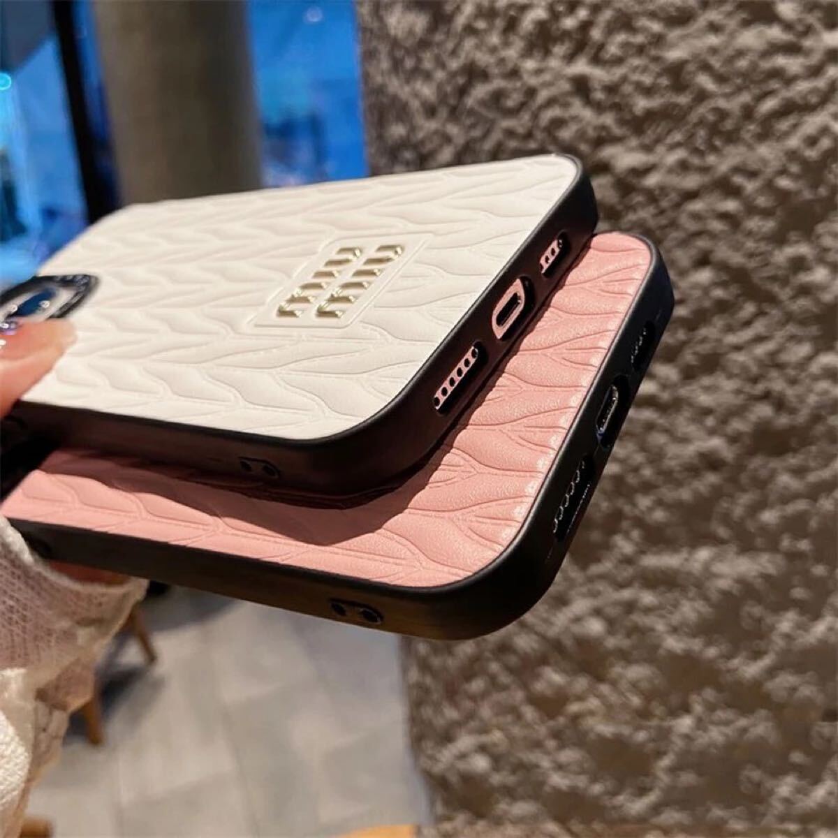 新品 miumiu(ミュウミュウ) iPhone15用スマホケース ピンク 新品 miumiu(ミュウミュウ) iPhone15用スマホケース ピンク