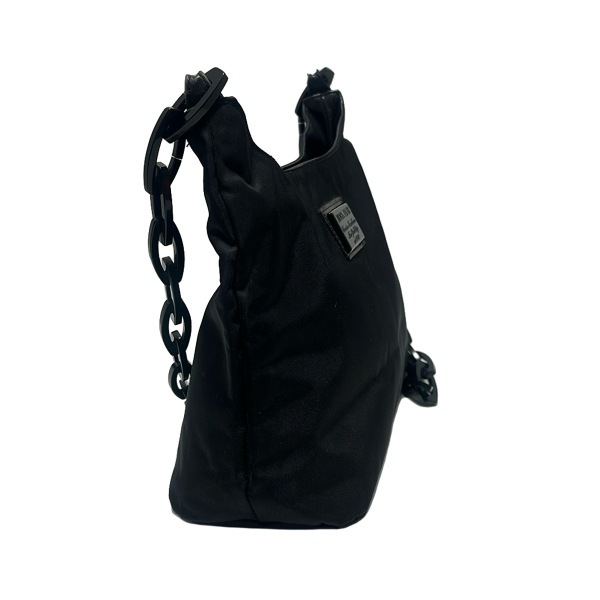 ダナキャラン DKNY ショルダーバッグ - レザー 黒 プラスチックチェーンショルダー バッグ