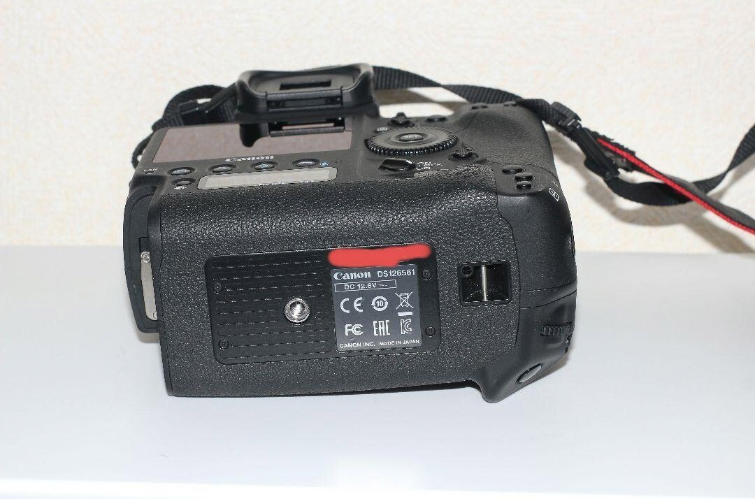Canon EOS-1D X Mark II シャッター回数約3万3000回以下|Yahoo Canon EOS-1D X Mark II シャッター回数約3万3000回以下|Yahoo