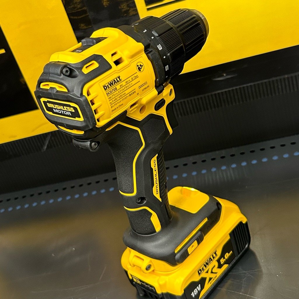 [DEWALT/ Daewoo .ruto]18V дрель-шуруповерт [DCD708P2 type ]* максимальный крутящий момент 65N.m*18V/5.0Ah батарейка 2 шт есть * бесщеточный motor установка [ экспонирование неиспользованный товар ]