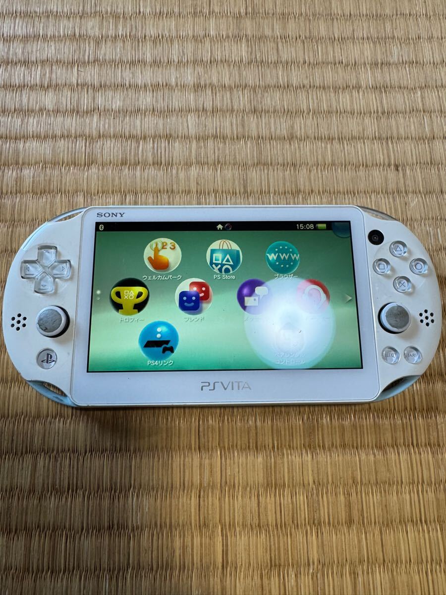 PSVITA PCH-2000 ホワイト　ライトブルー