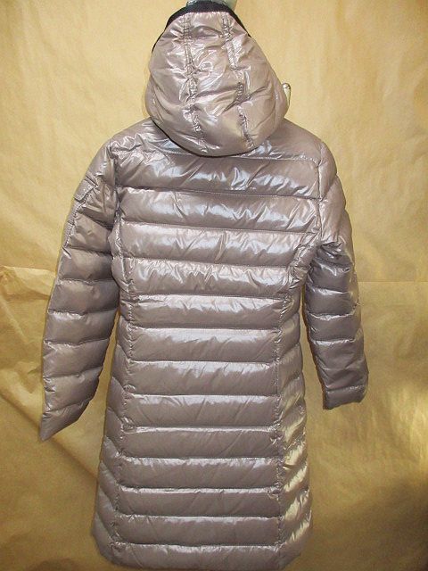モンクレール　MONCLER MOKA 袖　ロゴ　ワッペン　 フード　ダウン コート グレージュ　0　國內正規(guī)品