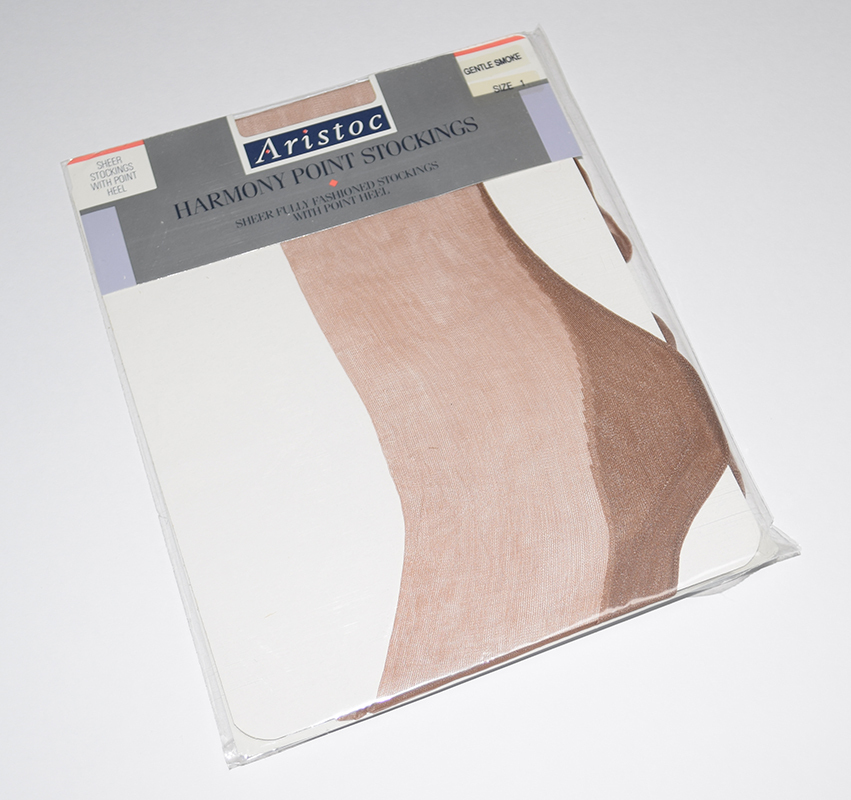 レトロ　Aristoc HarmonyPoint Fully_fashiond Stockings Gentle Smoke　１足