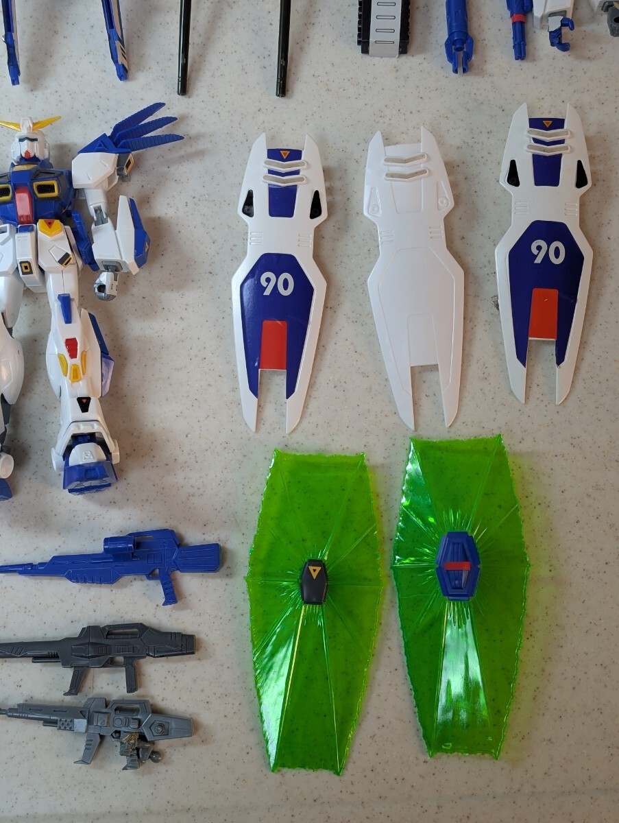 60】機動戦士ガンダム F90 旧キット ガンプラ パーツ取り 現状品