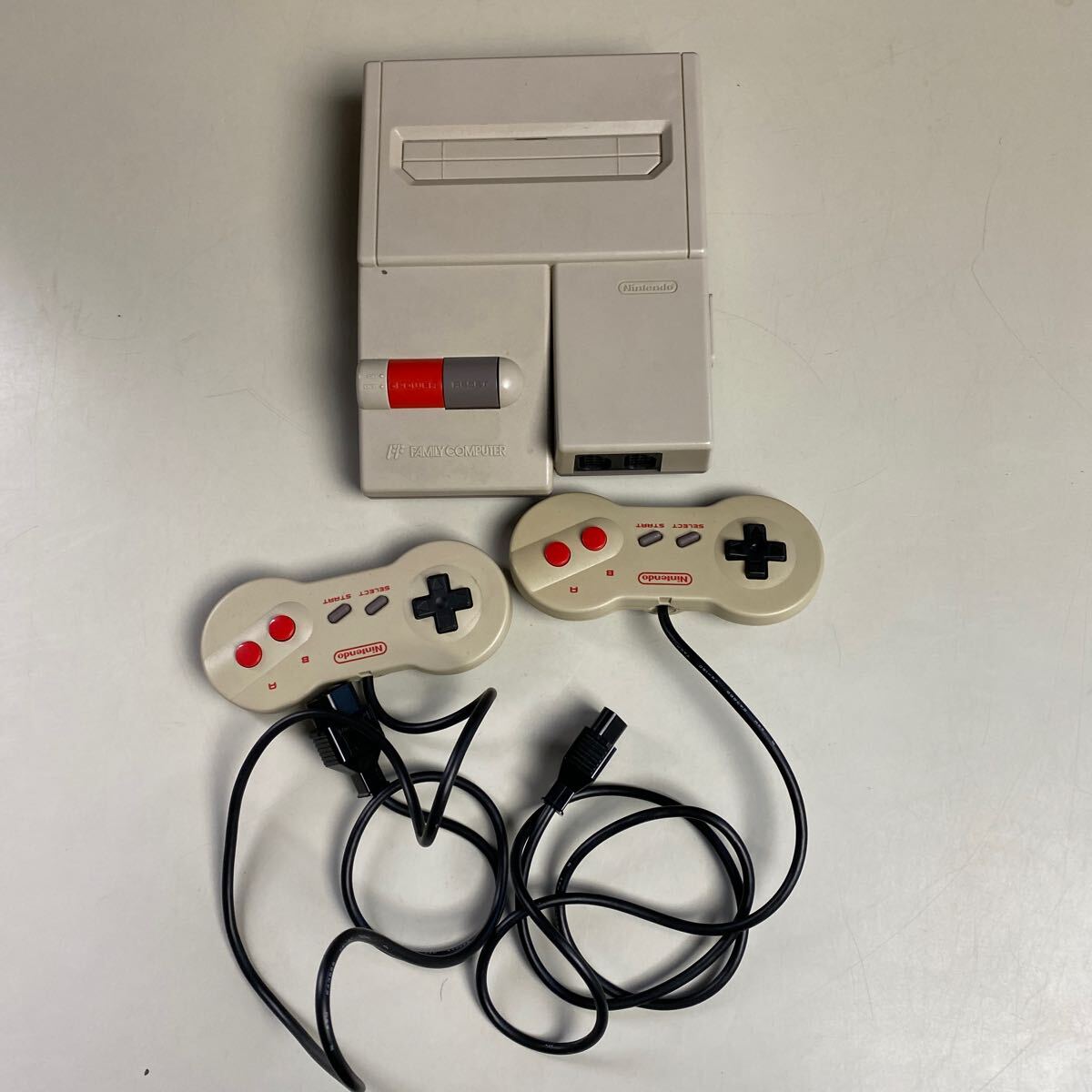 任天堂 ニューファミコン HVC-101 コントローラー