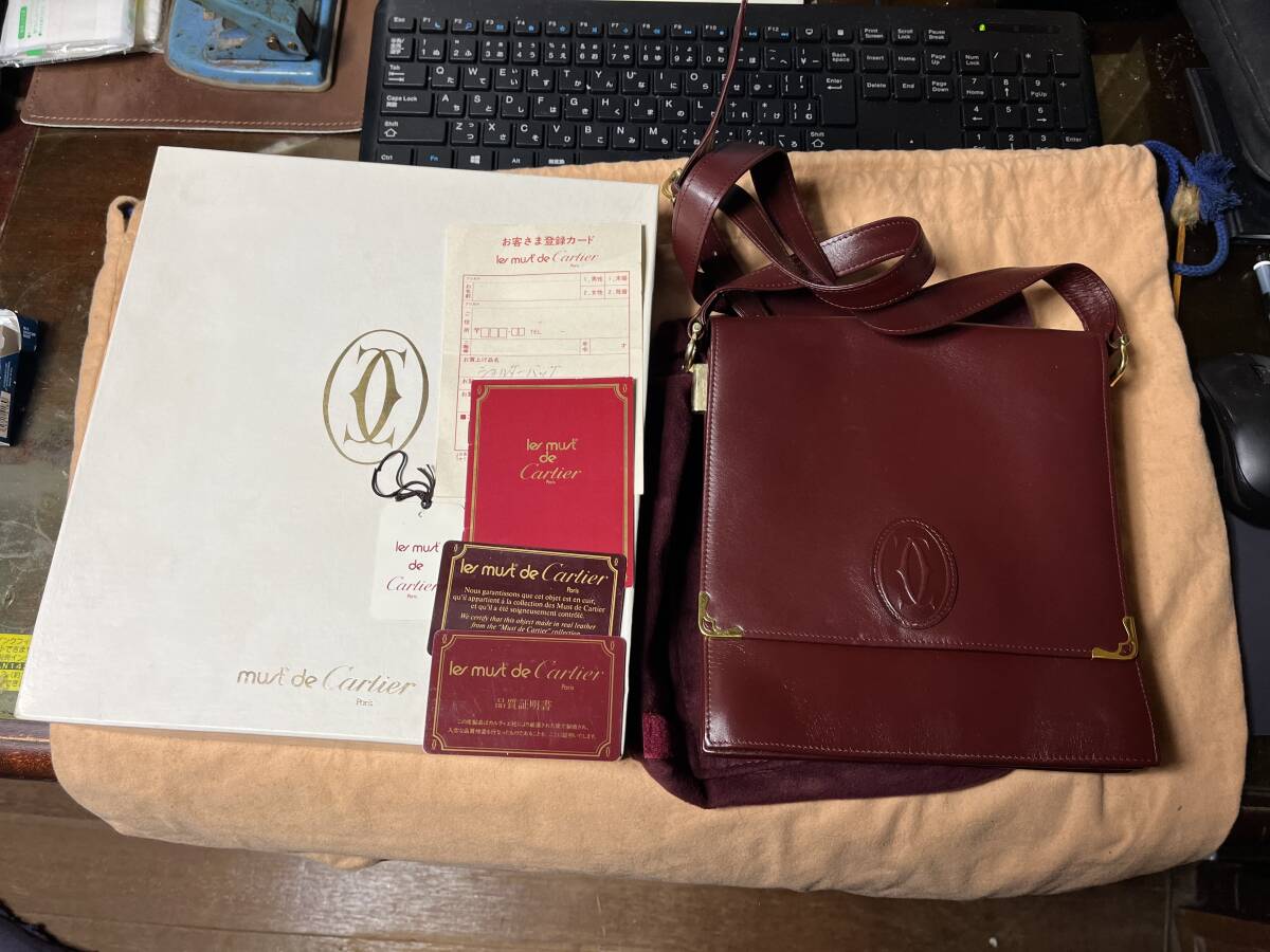 1984年7月 百貨店で購入 カルティエのショルダーバッグ ボルドー 1984年7月 百貨店で購入 カルティエのショルダーバッグ ボルドー
