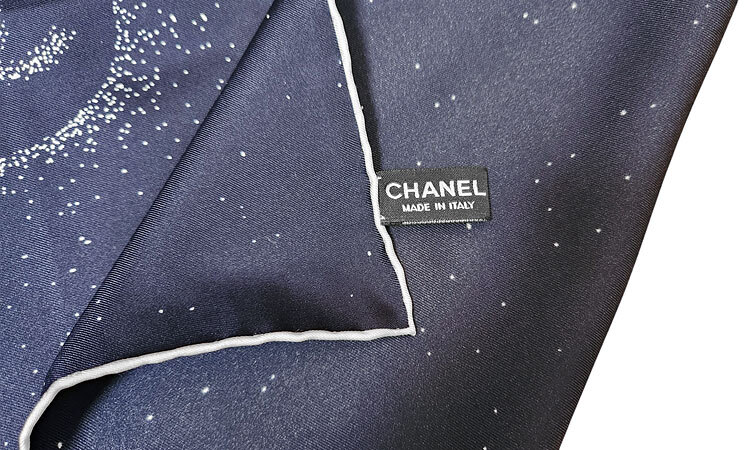☆シャネルChanel スカーフ 星空 紺地に白 メティエダール ☆シャネルChanel スカーフ 星空 紺地に白 メティエダール