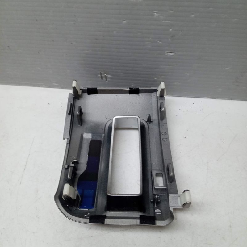 ＲＫ５／ＲＫ６　ステップワゴン　純正　シフトパネル?。玻冢罚玻矗?２５Ｅ２８９*同梱不可