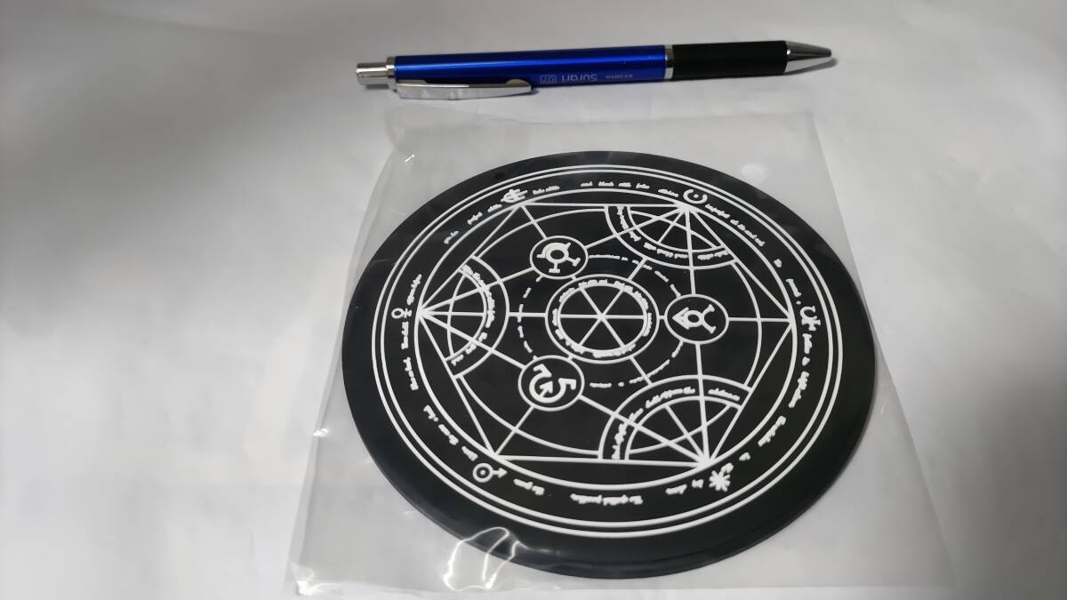 ペンは大きさ比較用です