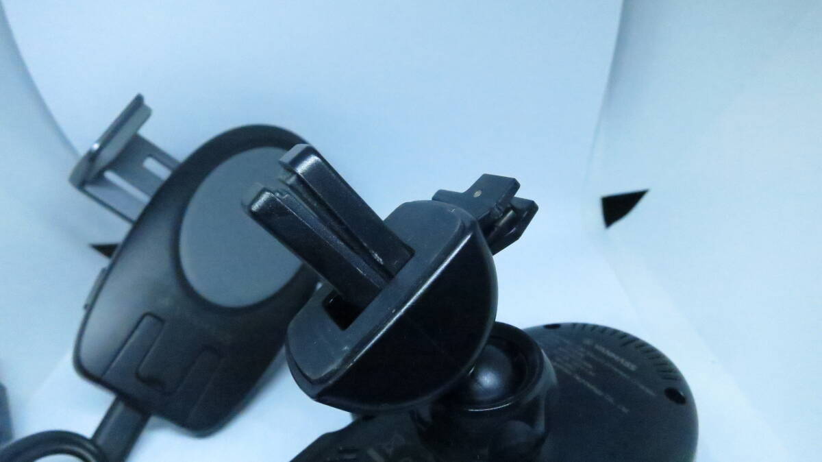 ワイヤレス充電器 車載 自動車 スマホホルダー - 自動開閉 エアコン吹き出し口取付け　２台あり_画像4
