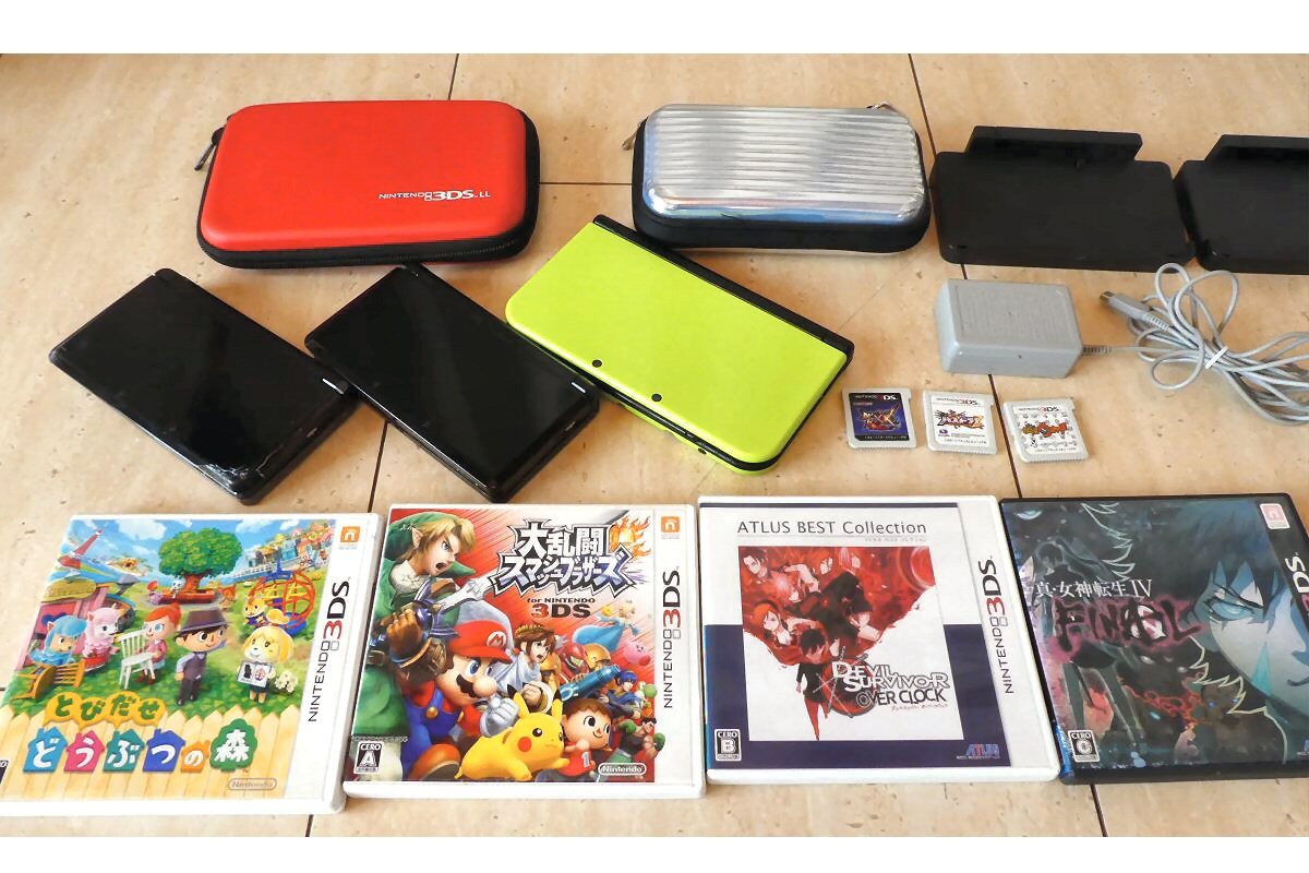 Й★NINTENDO 3DS★本体(CTR-001)★ニンテンドー3DS LL 本体(RED-001)★ケース・充電器★ソフト7個★充電台（CTR-007）×2個★ジャンク★