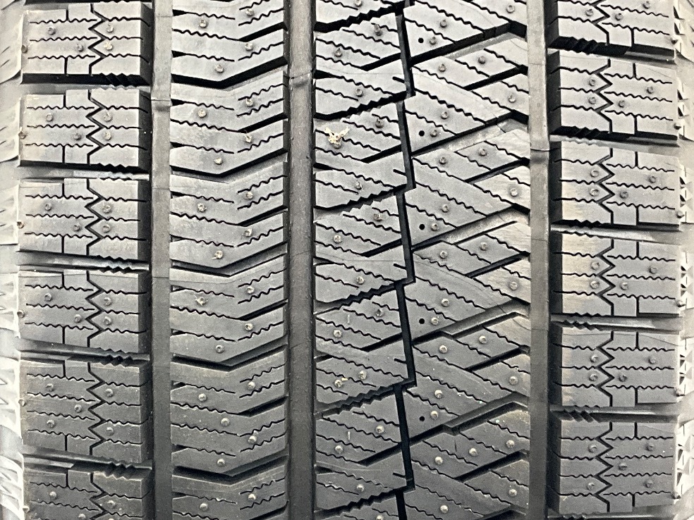 не использовался только один 215/50R18 92Q Bridgestone BLIZZAK VRX2 зима зимний 215/50/18 Yaris Cross местного производства сделано в Японии b5612