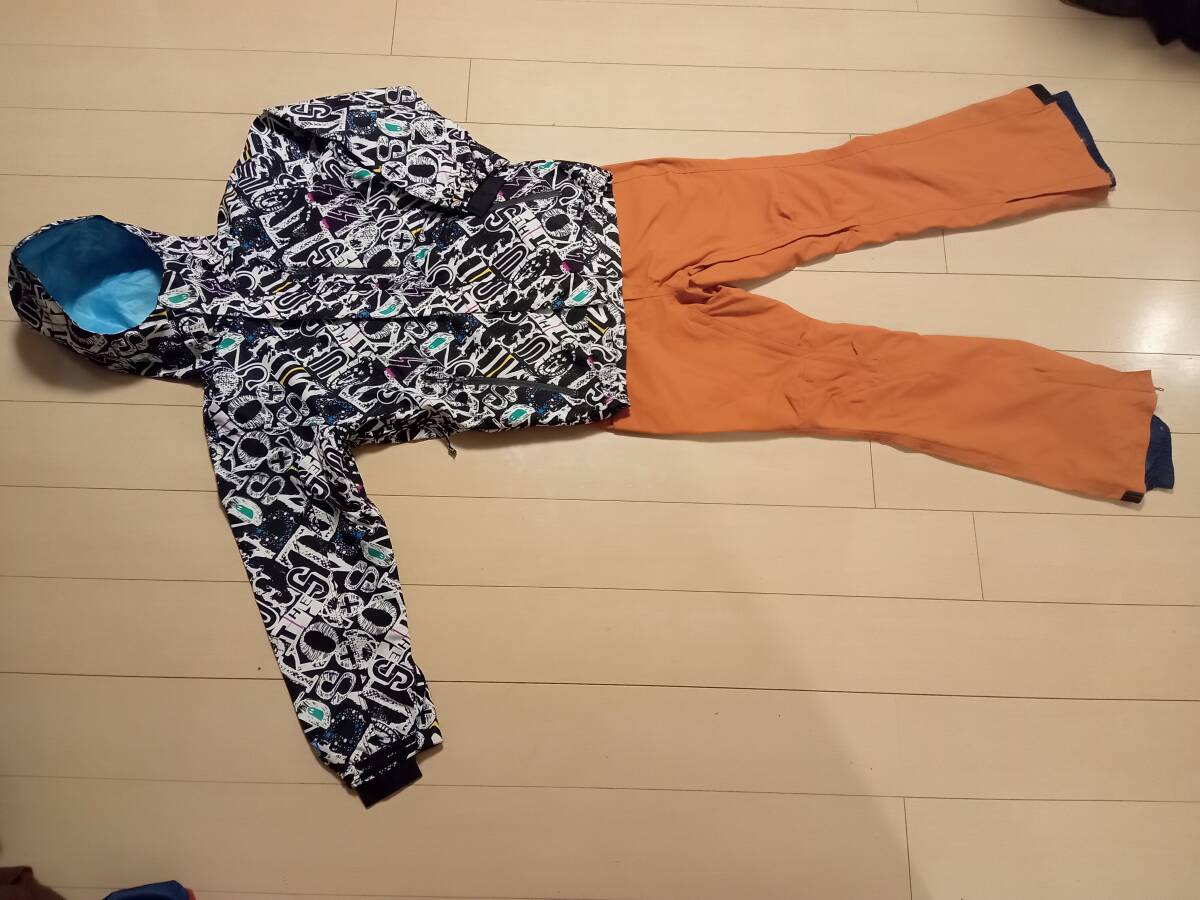50ほぼ新品【上下セット】sands×westbeach サンズ×ウエストビーチ スキー スノボ ウェア　Mサイズ 限定カラー
