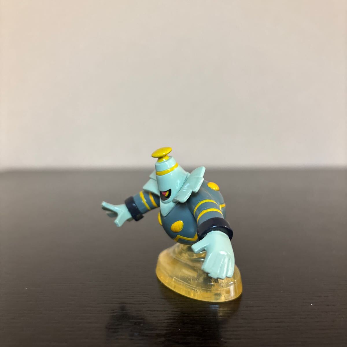 モンコレ MC81 ヨノワール 中古品 ポケモン フィギュア モンコレ MC81 ヨノワール 中古品 ポケモン フィギュア